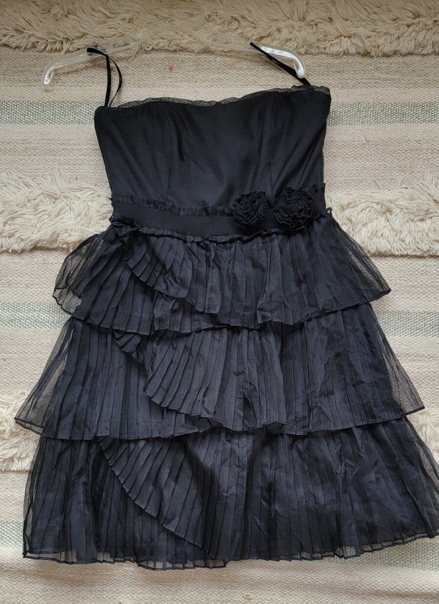 Black Cocktail Dress White House Black Market Ruffle Tulle Sleeveless Size 4-image