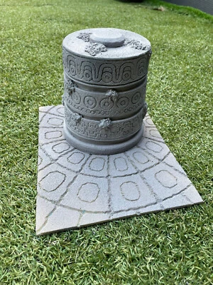 Indiana Jones 1/6. Diorama de PEDESTAL con BASE. UNPAINTED. Custom. - Photo 1/3