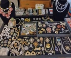 HUGE *REPAIR~HARVEST~CRAFT* Vintage & Costume Jewelry Lot RS * 180+ PCS 10+ Lbs