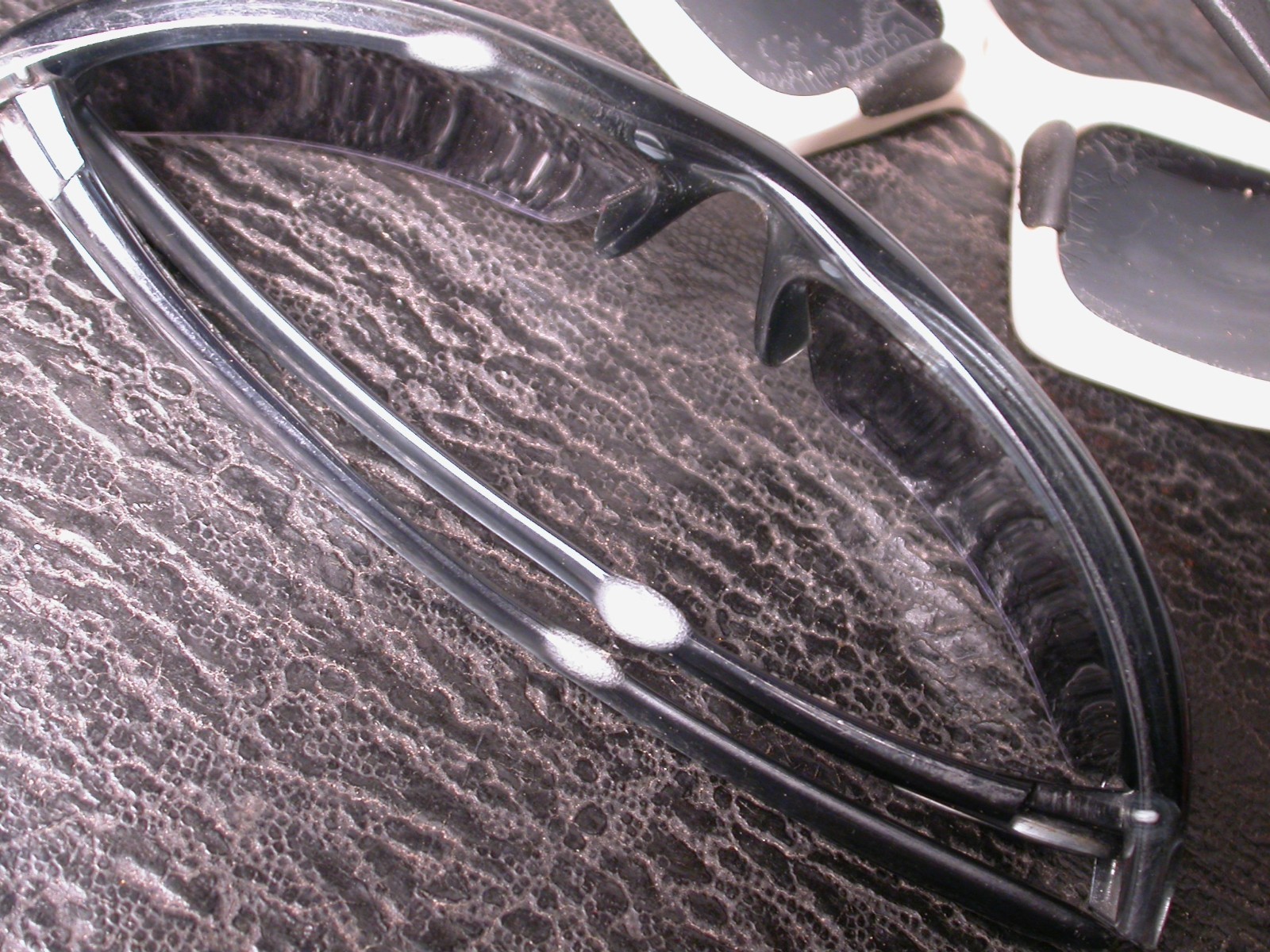 Oakley Sporty Mens Sunglasses Shades Made In USA LOT FOR PARTS