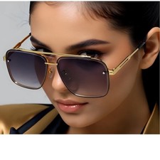 Chic Oversized Square Sunglasses Gold Metal Frame Women's Fashion Eyewear Gafas