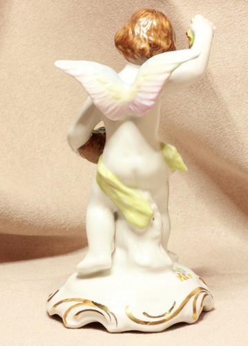 Vintage Wilhelm Rittirsch Angel Cherub Holding Flowers German porcelain - Picture 3 of 7