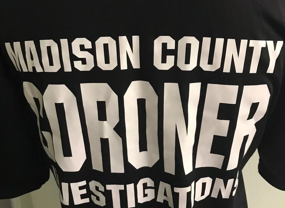 Camiseta para mujer Madison County Coroners Investigation talla pequeña Foto 4 de 4