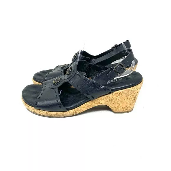 Size 11 wide width sandals hotsell