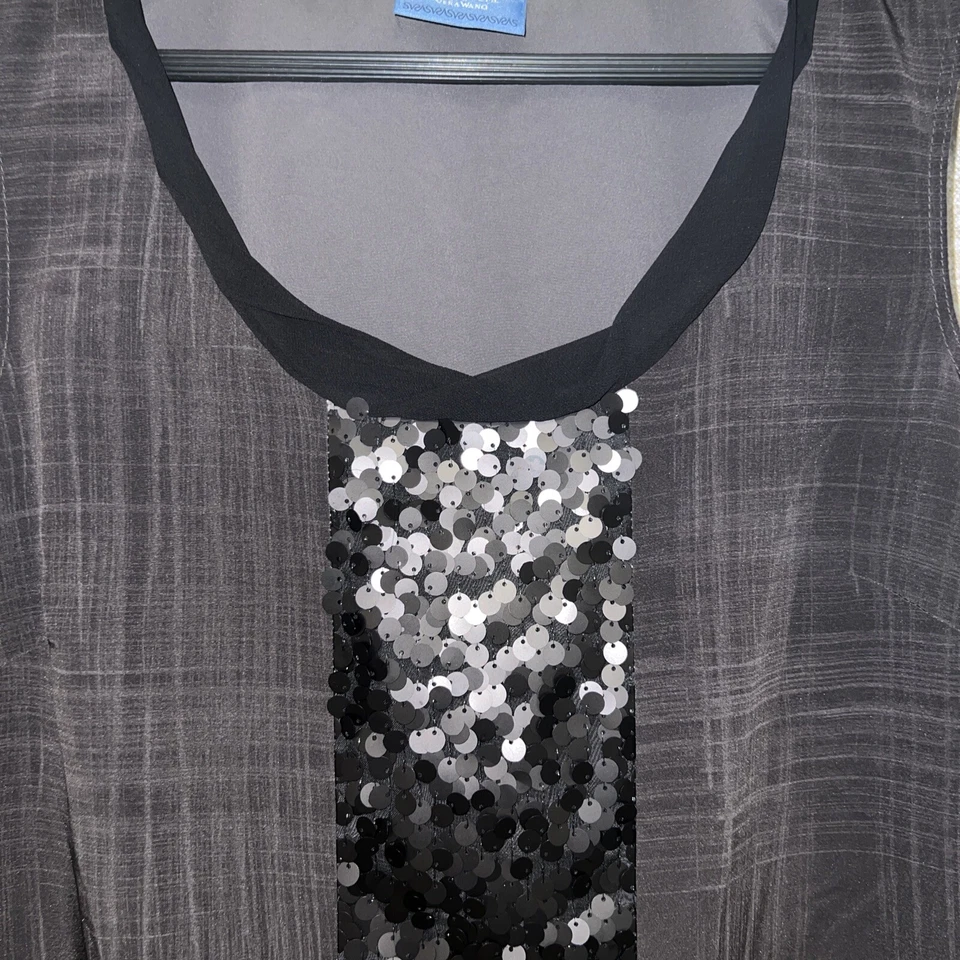 Vestido Simply Vera Wang sin mangas con lentejuelas Foto 2 de 4