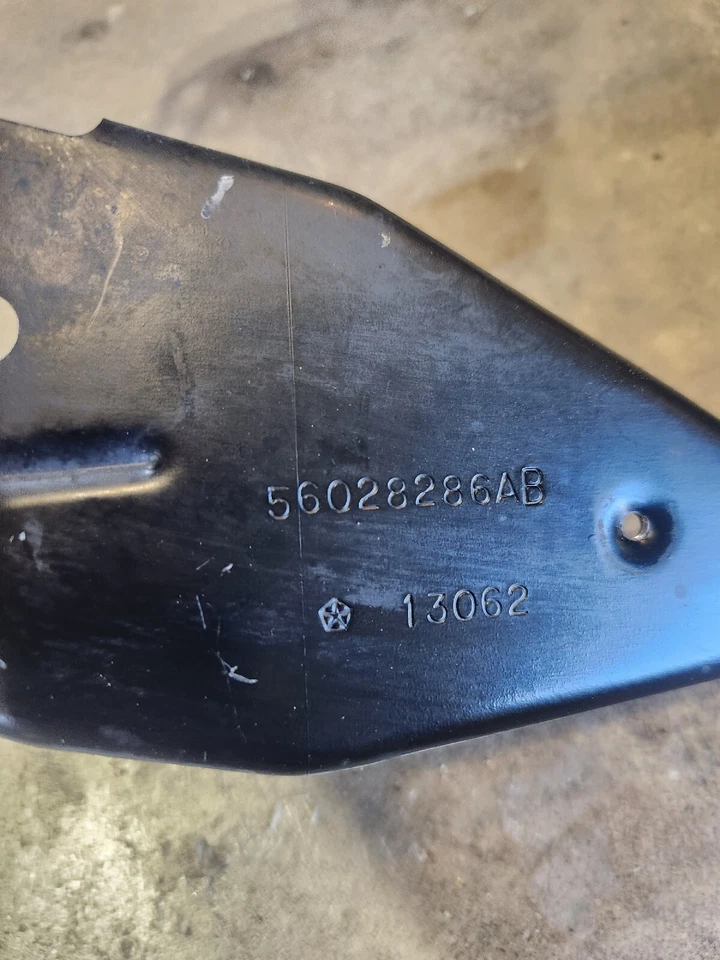 Dodge Ram 2500 3500 2003 2004 5,9 Cummins lado del pasajero bomba de vacío soporte TCM Foto 4 de 4