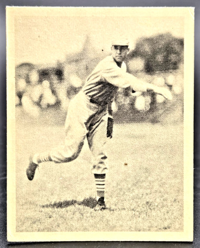 Paul Dean #19 1939 Play Ball card