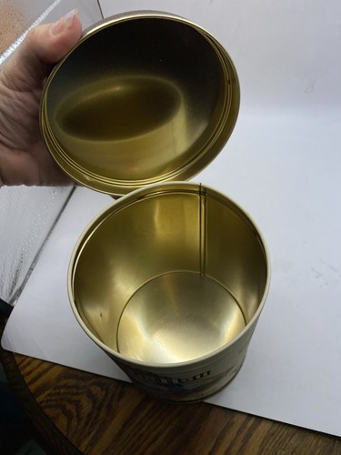 Hershey’s Tin 1992 Pre Owned - Picture 6 of 6
