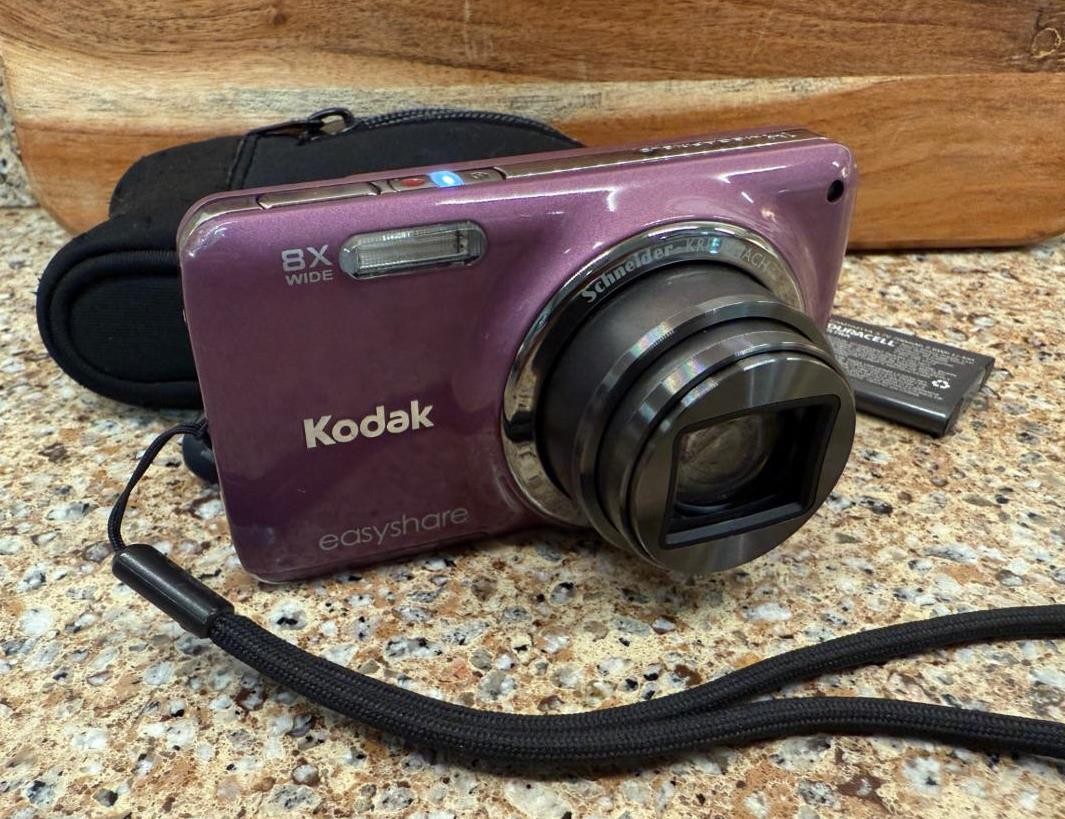 Kodak EasyShare M583 14.0MP Digital Camera Purple Tested Works