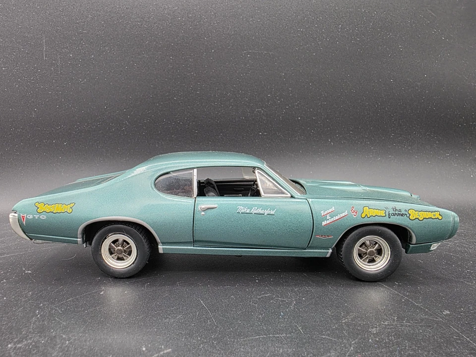 Johnny Lightning 1968 Pontiac GTO Arnie Beswick Bossman 1:24 NHRA Race Car - Image 2 of 4