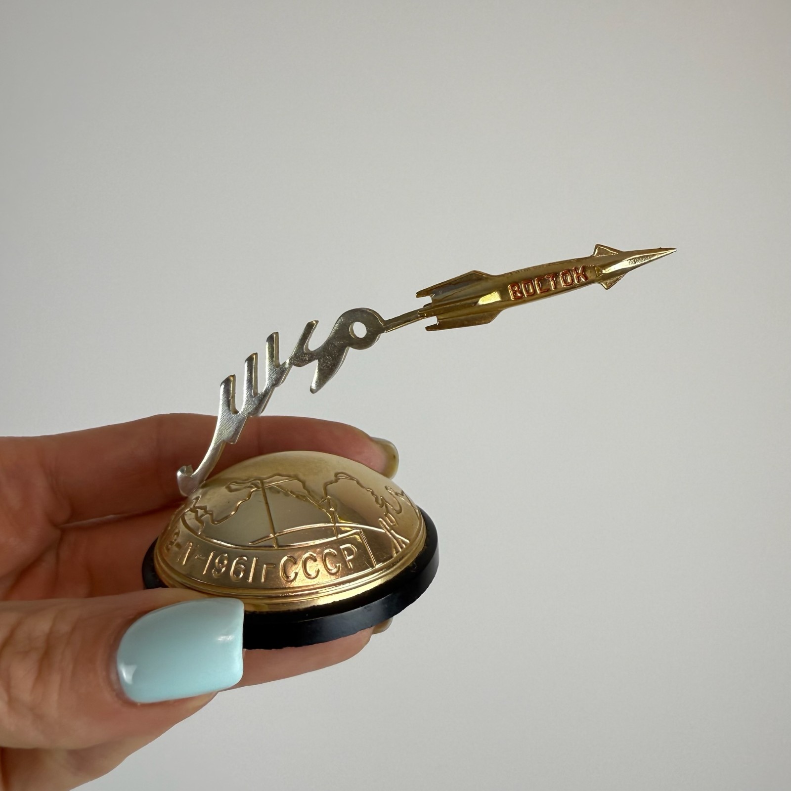 VINTAGE ROCKET SPUTNIK GLOBE VOSTOK RUSSIAN SPACE PROGRAM 3 SOUVENIRS USSR CCCP