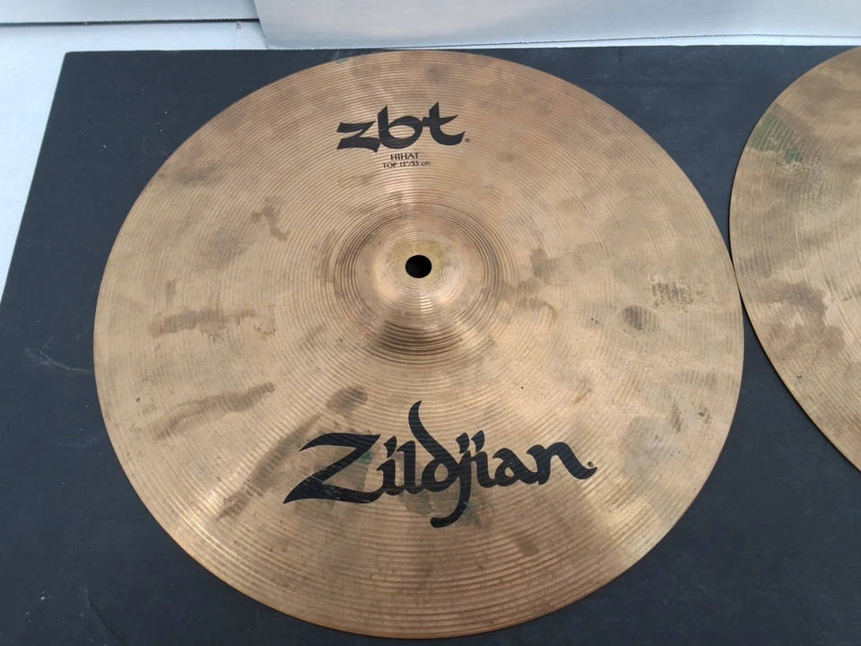 Par de platillos superiores e inferiores Zildjian ZBT 13”/33 cm hechos en EE. UU. Foto 2 de 4