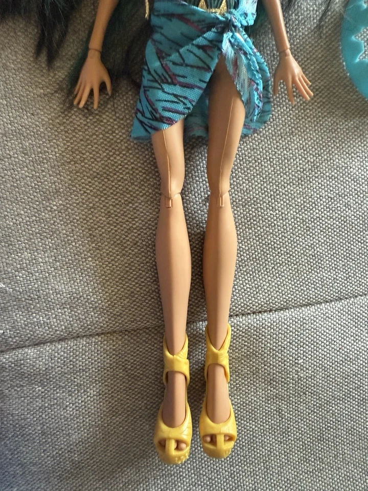 Monster High 13 Wishes Cleo De Nile Doll - Image 4 of 4