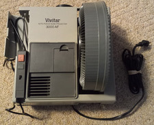Vivitar 3000AF Slide Projector With Remote  Tray For Parts Or Repair Turns On