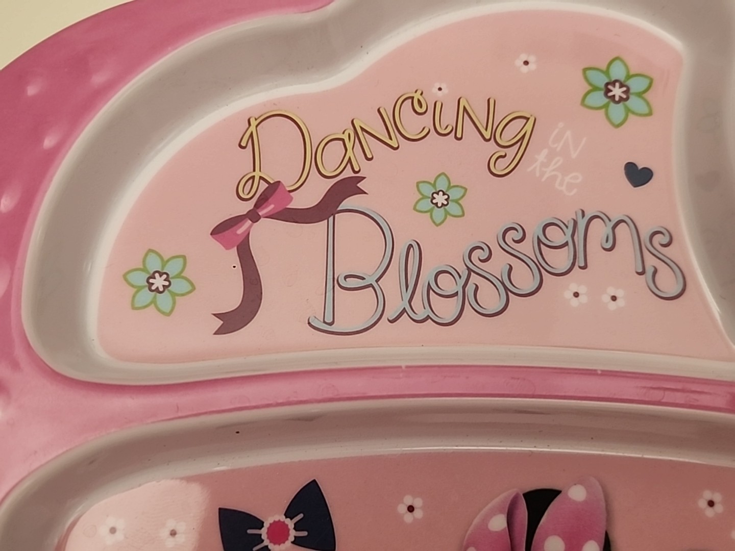 Zak! Designs Disney Minnie Mouse Dancing In Blossoms Kids Melamine Divided Plate