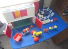 Vintage Fisher-Price Play Family Farm #915 Complete 21 Piece Set
