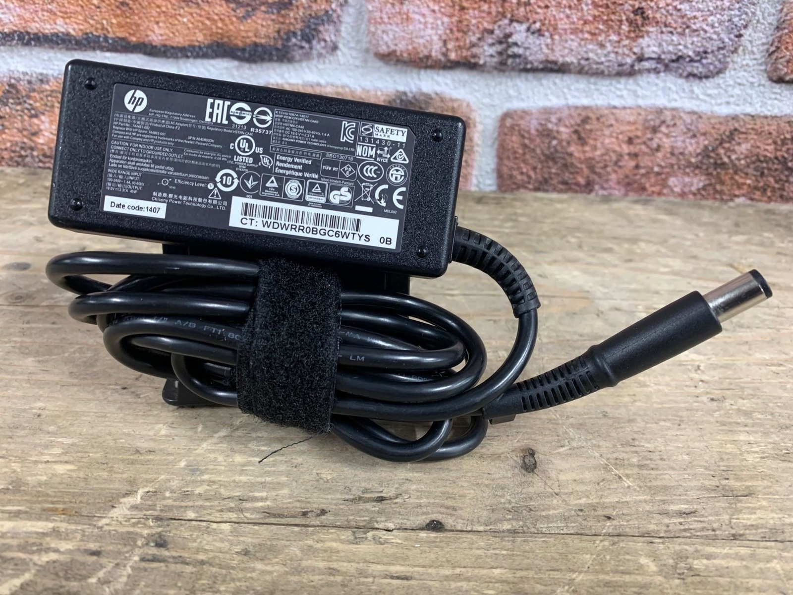 Genuine HP Laptop 45W 19.5V AC Laptop Power Adapter Charger 744893001