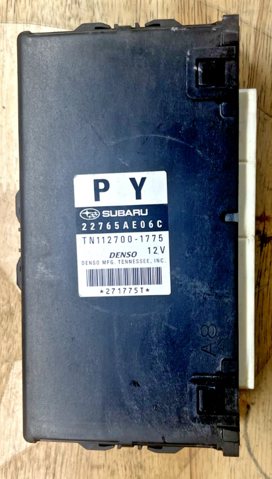 Módulo de control informático motor ECM Subaru Legacy 2013-14 ECU PCM 22765AE06C Foto 2 de 4