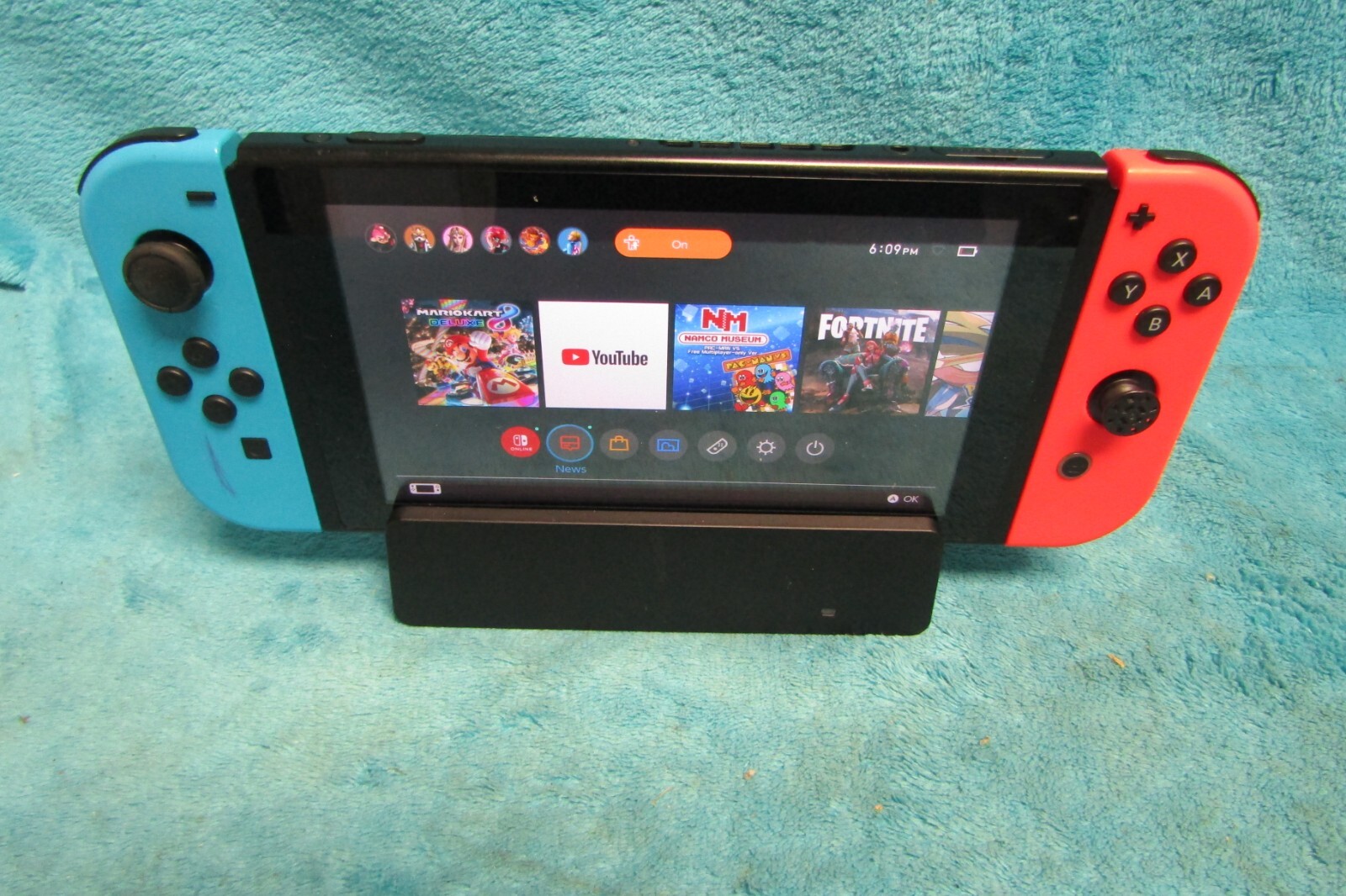 Nintendo Switch 32GB Handheld Console Neon Red/Neon Blue (Parental
