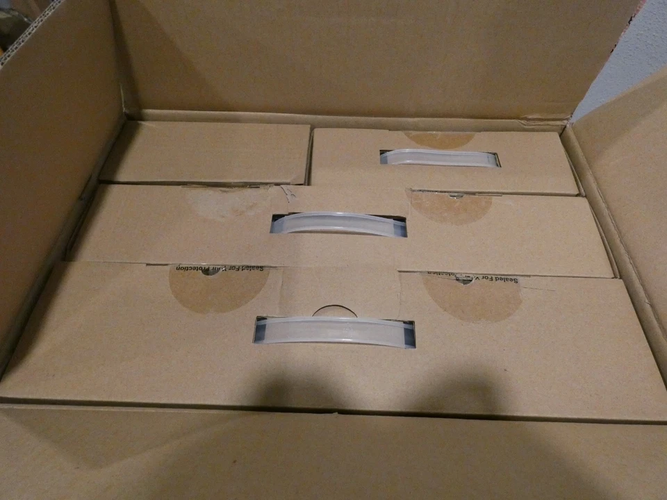 Lorex LHA4816B 8CH DVR 1TB with 6 A-MPX 4MP Bullet Security Cameras System - Image 3 of 4