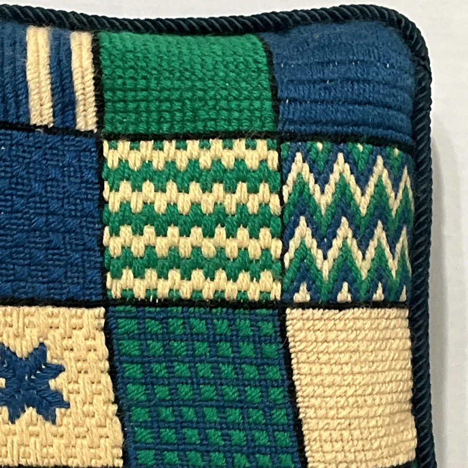 酷酷复古 1975 针绣拼布羊毛枕套 13 英寸 x 13 英寸蓝色绿色 — 第 4/4 张图片