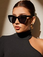 Cat Eye Plastic Frame Sunglasses UV400 Lenses Women's Black Casual 2 Pcs
