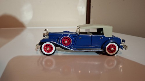 1932 Chrysler lebaronn 1/32 scale diecast model, used in display cases - Picture 10 of 12