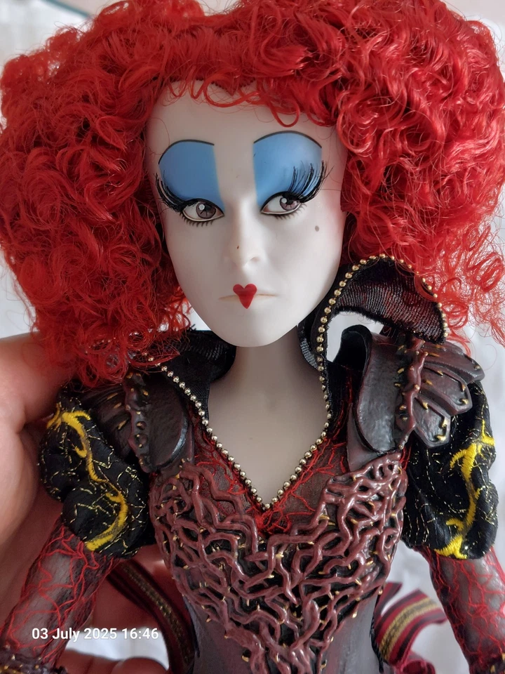 Disney Store Limited Edition Red Queen Doll  Alice Through the Looking Glass  17 - Image 2 of 4
