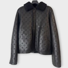 [New and unused] LOUIS VUITTON shearling leat...