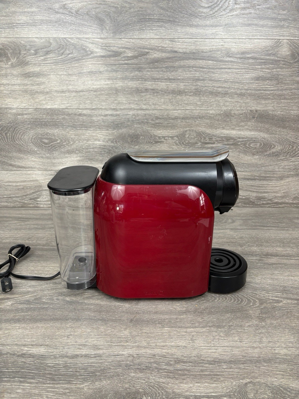 Delta Q Espresso Coffee Machine Premium Capsule Brewing Red QOOL NDIQ 7323