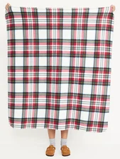 Old Navy NWT Fleece Blanket 50" x 56"  CoZy SOft Snowy White Tartan Plaid