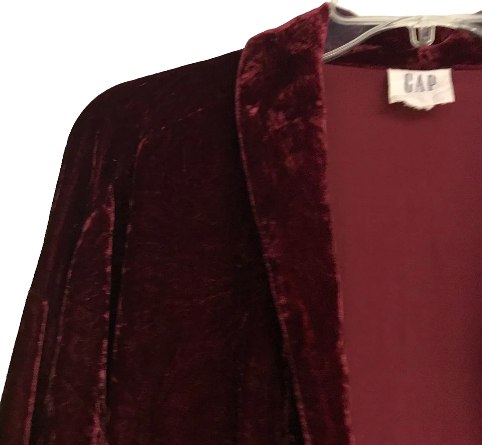 Chaqueta de Terciopelo Roja Corta Mediana GAP Manga 3/4 Cuello Frontal Abierto Bolsillos Forrados Foto 2 de 4