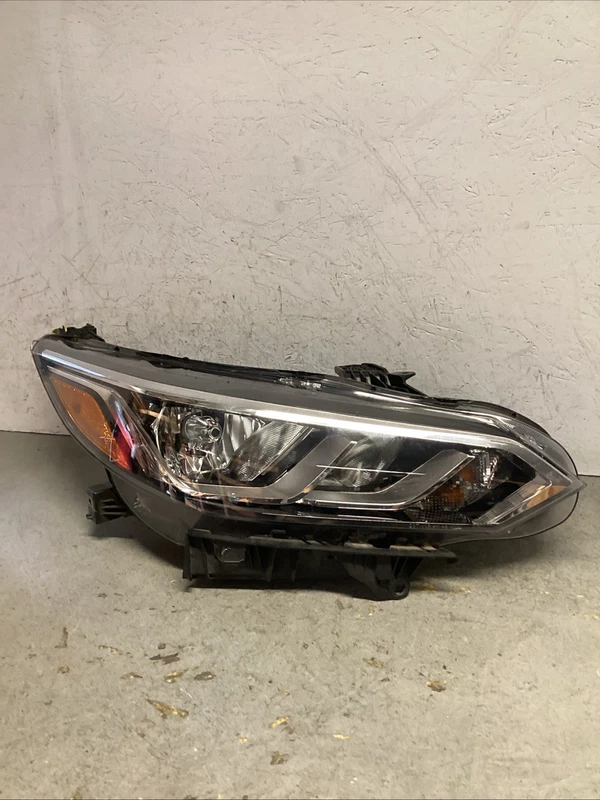 2020-2023 NISSAN SENTRA RIGHT RH PASSENGER SIDE HEADLIGHT OEM HALOGEN