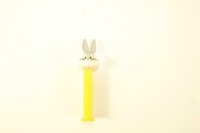  1993 Warner Brothers Bugs Bunny PEZ Dispenser Yellow Body Collectible