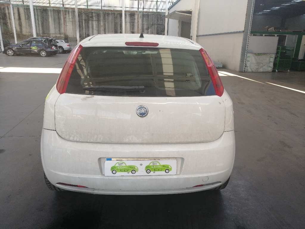 Foto 7 di 10