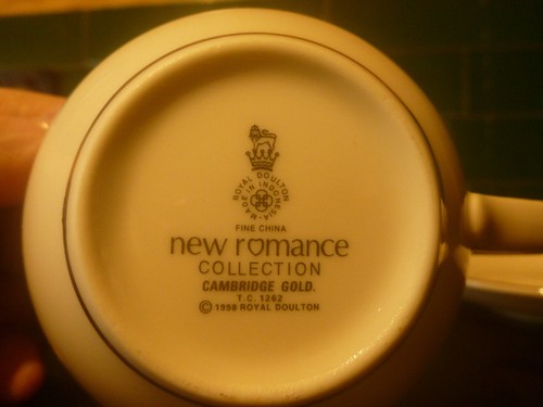 Royal Dalton New Romance Cup and Saucer pair - Picture 5 of 6