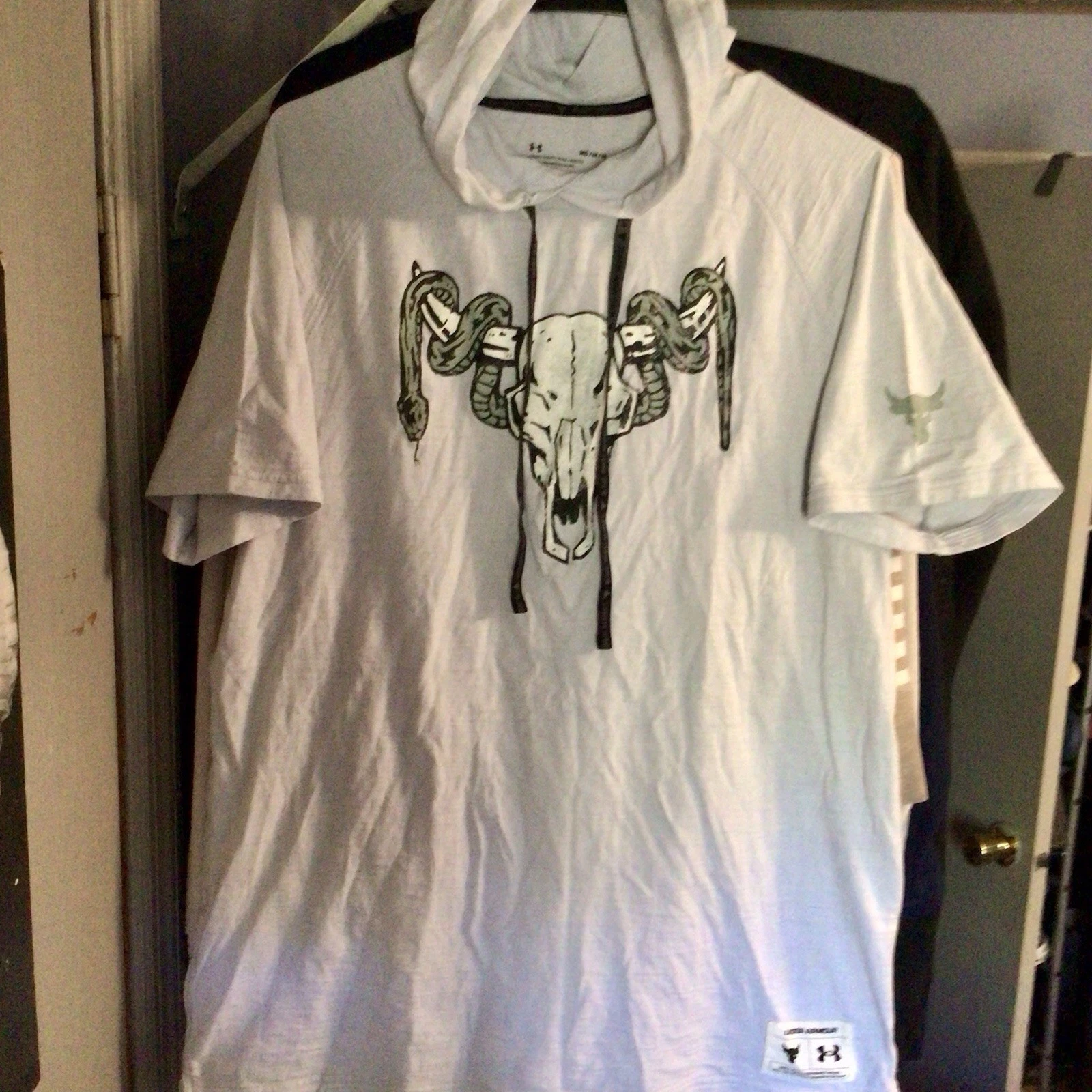 Under Armour Project Rock Hoodie Mens Medium White Bull Short Sleeve Lightweight