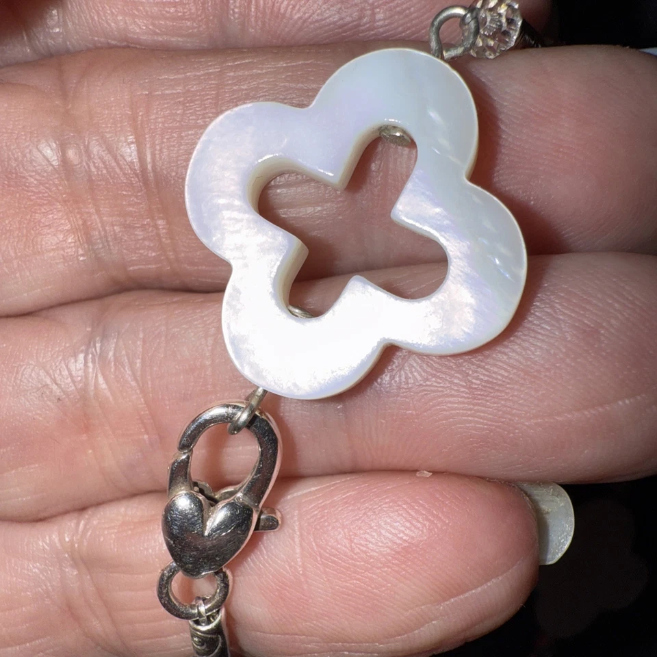 Gargantilha APOSENTADA 15,5” colar trevo Brighton madrepérola e contas de cristal - Imagem 3 de 4