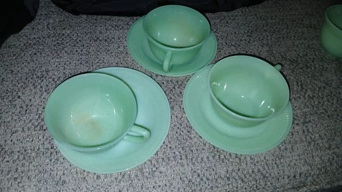 VINTAGE SET-3 ANCHOR HOCKING FIRE-KING JANE RAY RIBBED JADEITE CUPS & SAUCERS