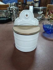 PORTA SALE IN METALLO SMALTATO EPOCA 900