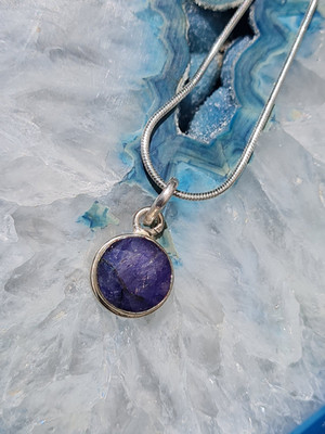 Gift Set: Sapphire Pendant in Silver plus Silver Chain (H54)
