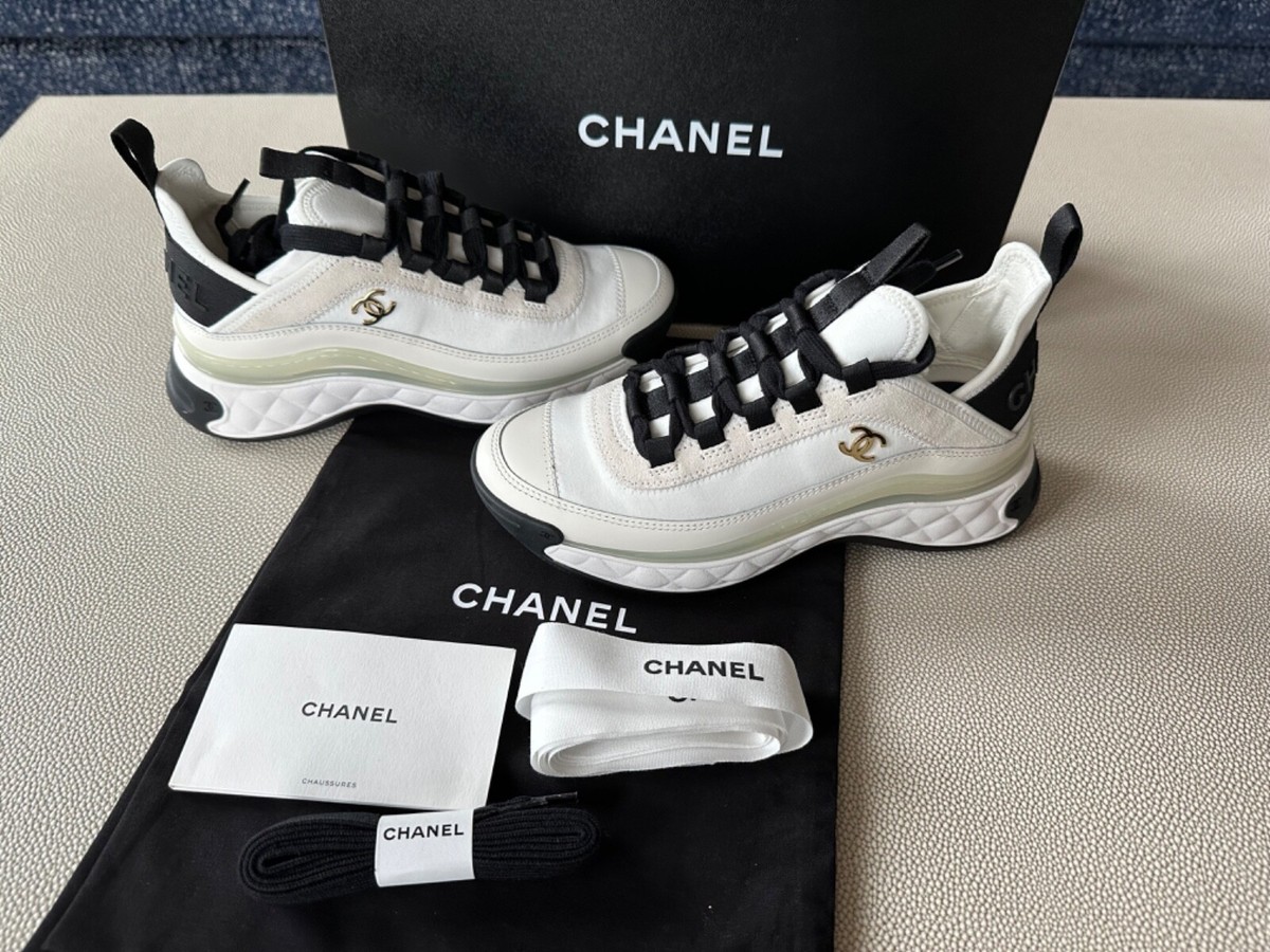 NIB 100%Authentic CHANEL Classic White Fabric & Leather
