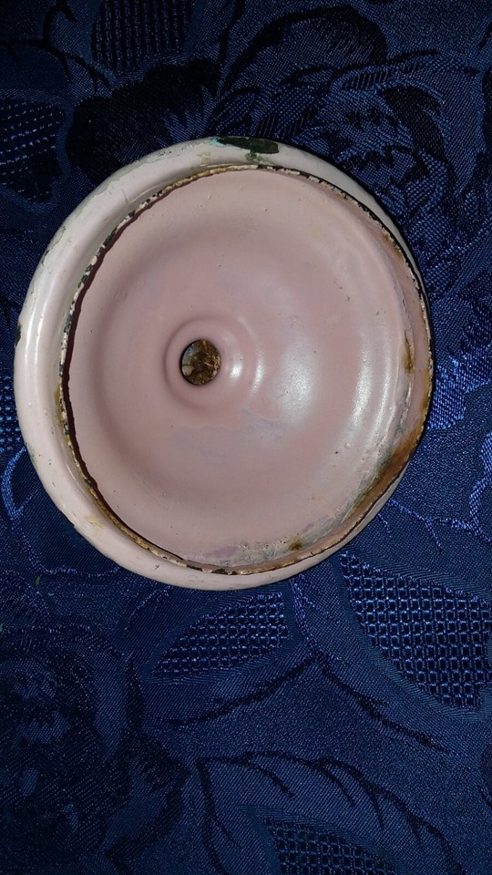 ANCIEN POT COUVERT avec couvercle en TOLE EMAILLEE CARREAUX BLEUS. Dans son jus. EUR 10,00