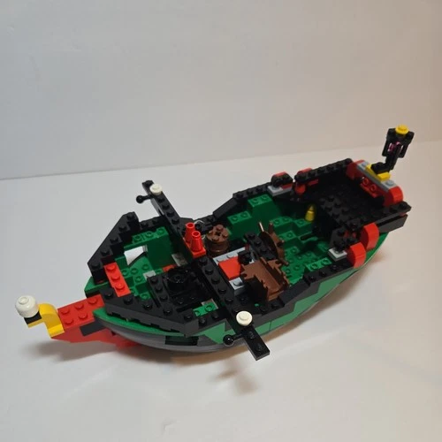 LEGO Pirates: Cross Bone Clipper (6250) Incomplete Ship Hull