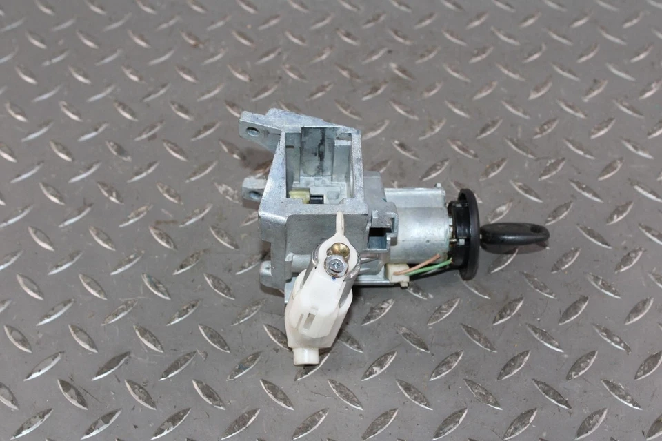 03-07 Hummer H2 Electronic Steering Column Ignition Cylinder Switch W/ Key OEM - Imagem 4 de 4