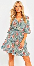 Boohoo Floral skater dress UK 20 Ladies Plus Size tie waist party