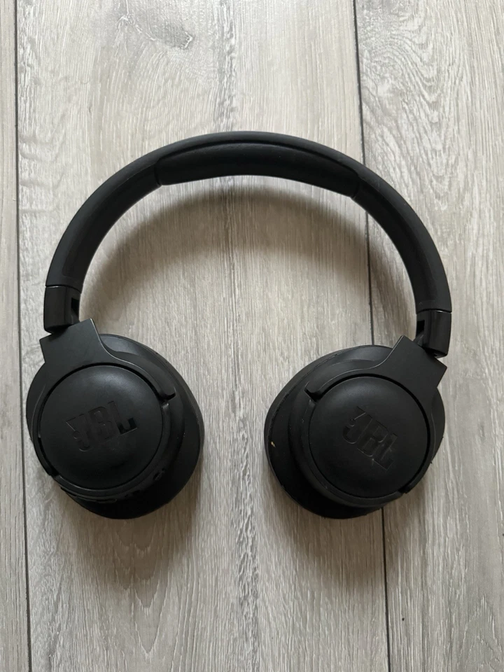 JBL Tune 720BT Over-Ear Wireless Headphones Bluetooth Pure Bass Sound Black, photo 1 of 4