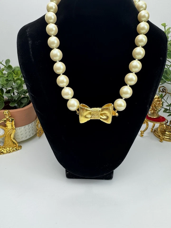 Collar Kate Spade Nueva York Perlas Cuentas Cierre Lazo Dorado 18" Clásico Elegante Foto 2 de 4