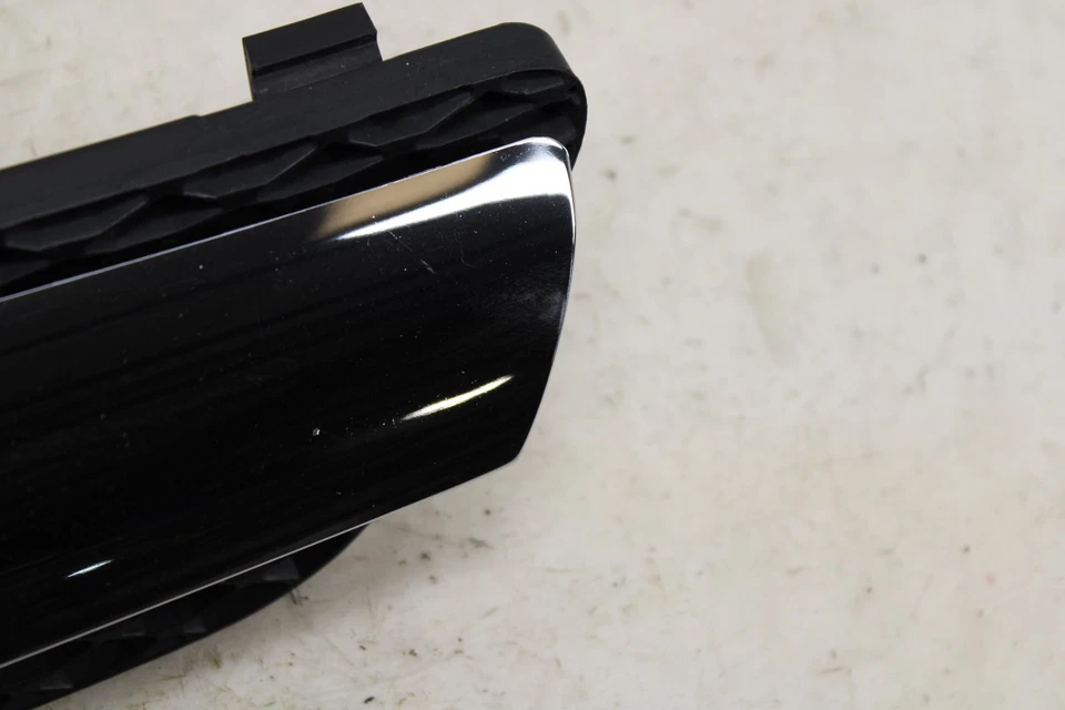 Grelha de para-choque dianteiro Saturn Sky 2007-2010 fabricante de equipamento original MO96 - Imagem 2 de 4