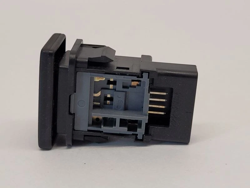 Interruptor de puerta levadiza trasera Toyota Sequoia 2013 13 Foto 2 de 4